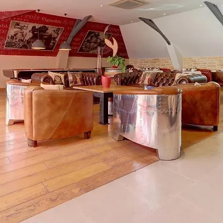 Alojamento de Acomodação e Pequeno-almoço Champagne Domaine Sacret - Ay 4*