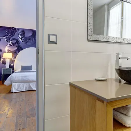 Alojamento de Acomodação e Pequeno-almoço Champagne Domaine Sacret - Ay 4*