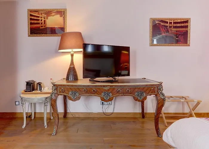 Champagne Domaine Sacret - Ay Bed & Breakfast 4*